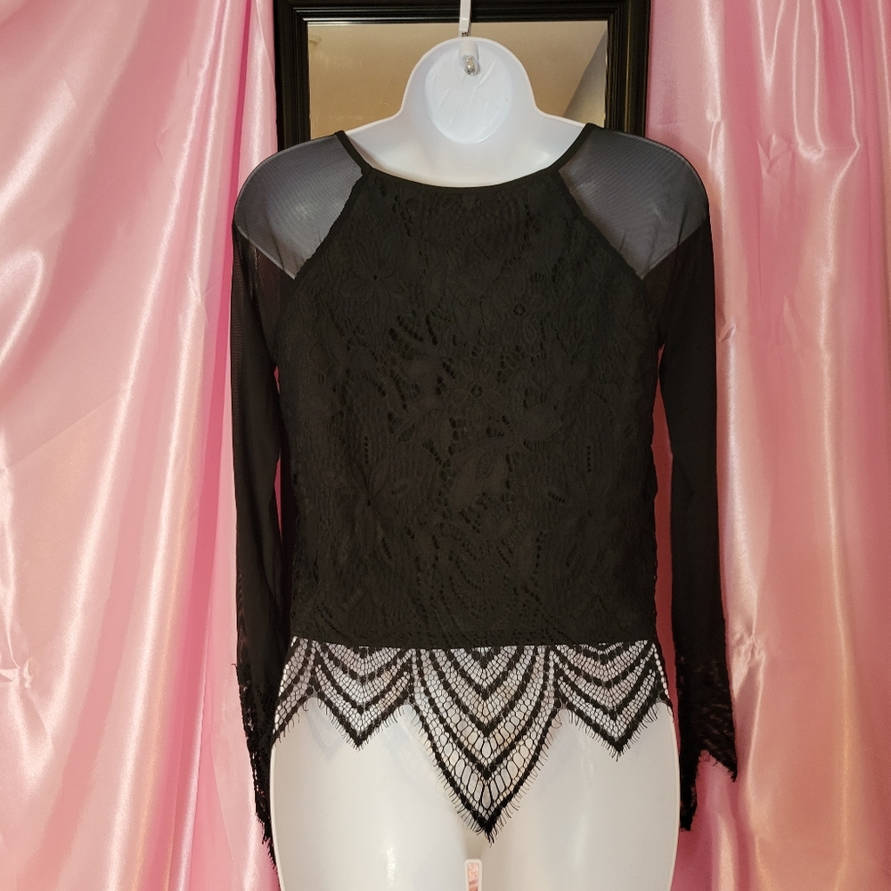 Lace long sleeve top - Picture 9 of 12